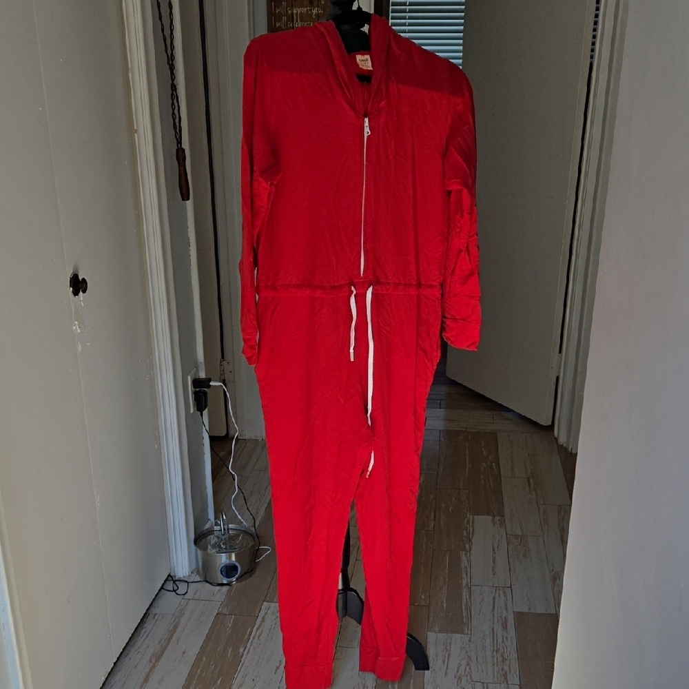 P338. Smash + Tess Vibrant Red Sleepwear |M